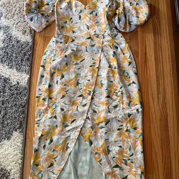 NWT just bought it. Off shoulder beautiful dress! - Picture 3 of 4